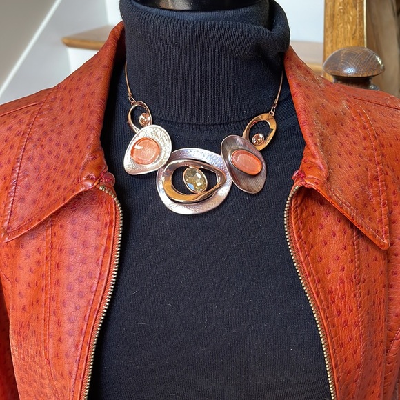 STATEMENT ROSE GOLD FASHION NECKLACE - Picture 4 of 16